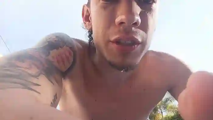 2025/09/29/cam4-fratstraights-21-32-19