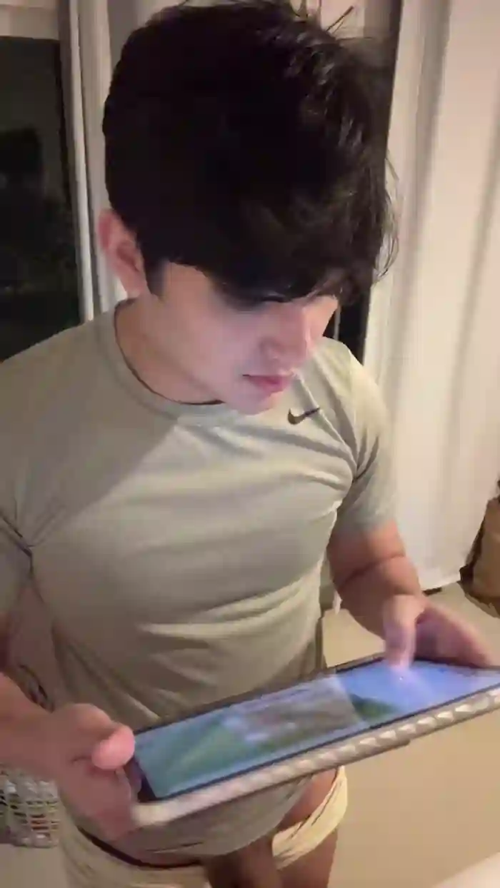 2025/09/29/cam4-mlkgato01-00-59-27