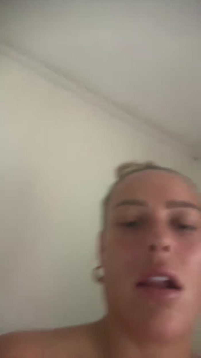 Sexyblondey51