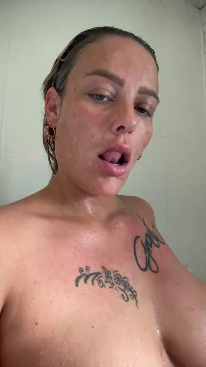 Sexyblondey51