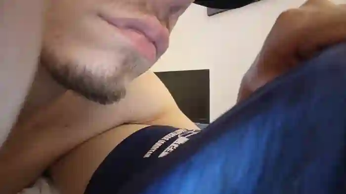 2025/10/04/cam4-fratstraights-09-16-21