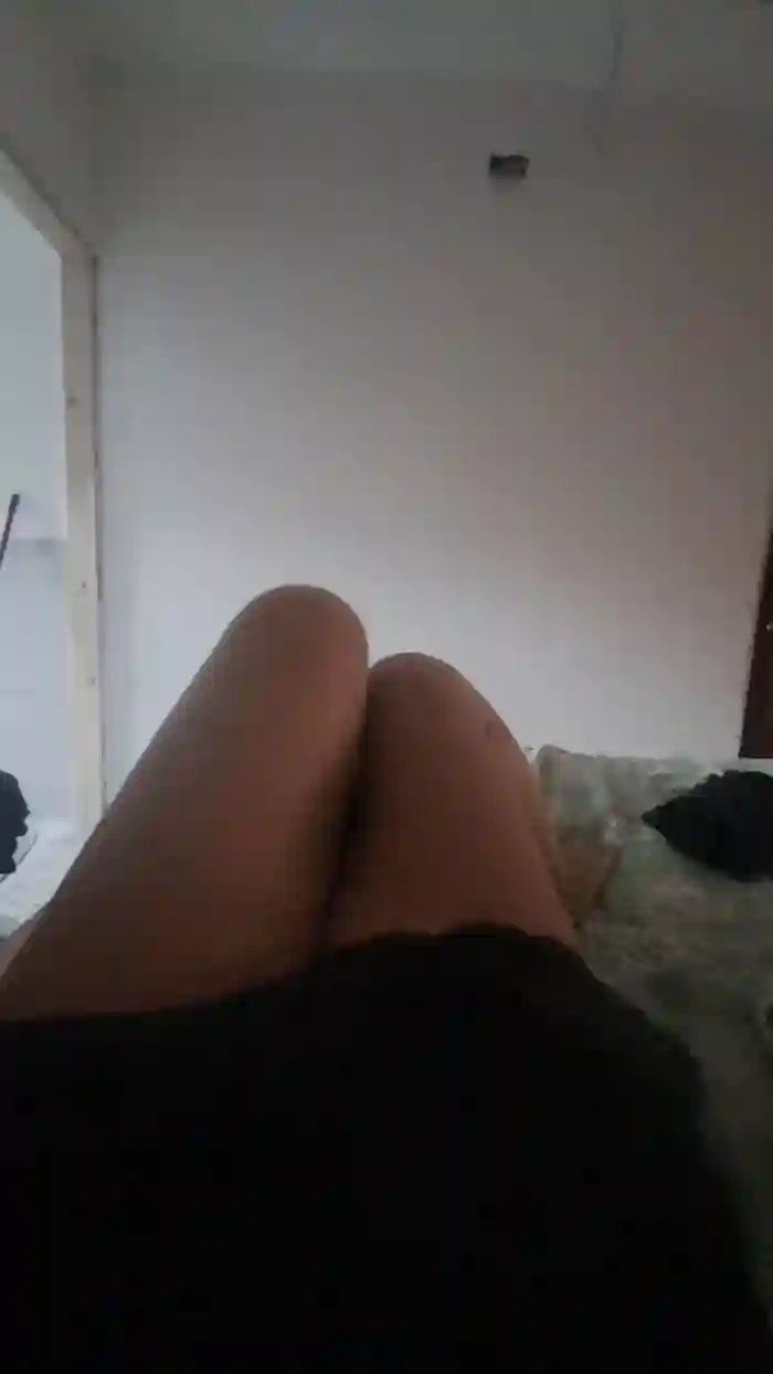 2025/10/06/cam4-molly1977-05-22-19