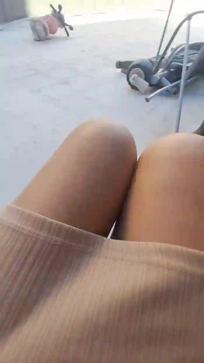 2025/10/08/cam4-molly1977-13-21-44