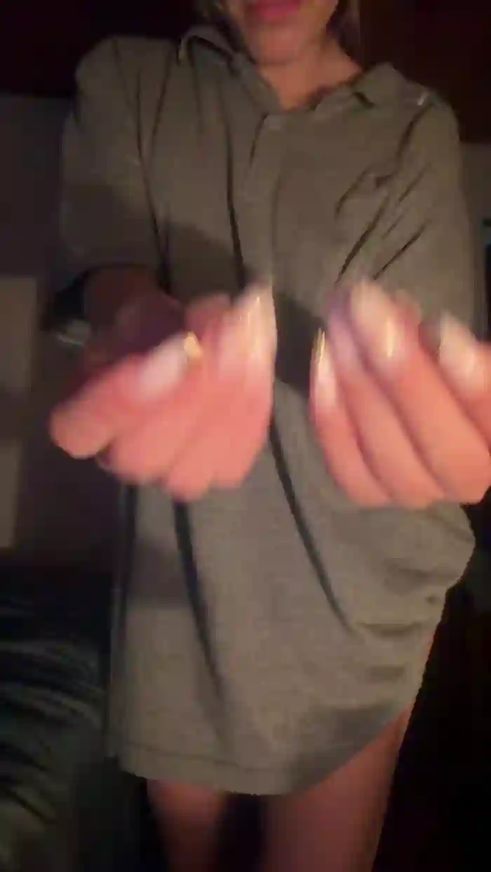 2025/10/12/cam4-babylovetierna1-04-11-24