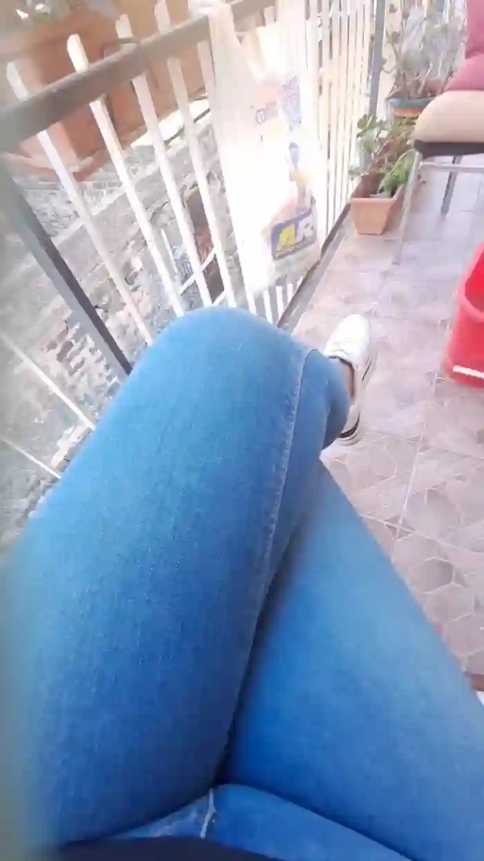 2025/10/13/cam4-molly1977-15-07-32