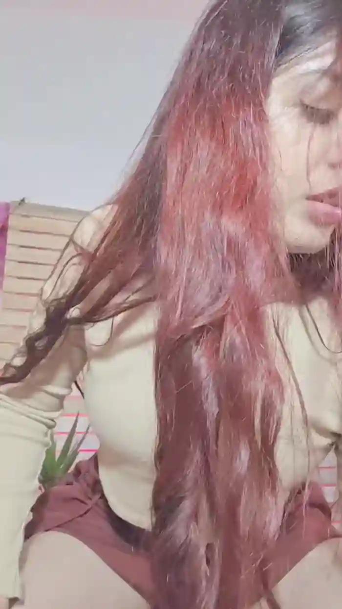 2025/10/14/cam4-miasilva-13-54-42
