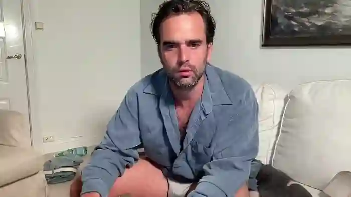 2025/10/17/cam4-hotsculptor-02-04-49