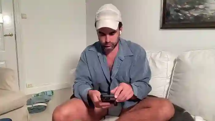 2025/10/17/cam4-hotsculptor-02-16-10