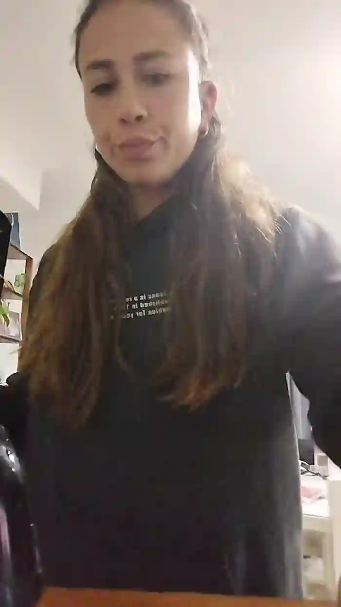 2025/10/18/cam4-bellabelll-03-50-12