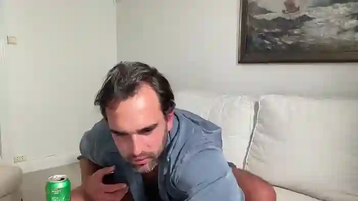 2025/10/18/cam4-hotsculptor-21-31-18