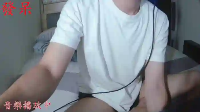 2025/10/18/cam4-a33105432-18-31-25