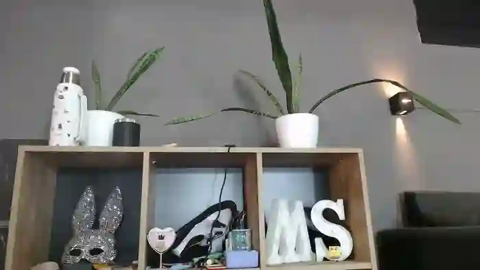 2025/10/19/cam4-mickystrumia23-20-28-17