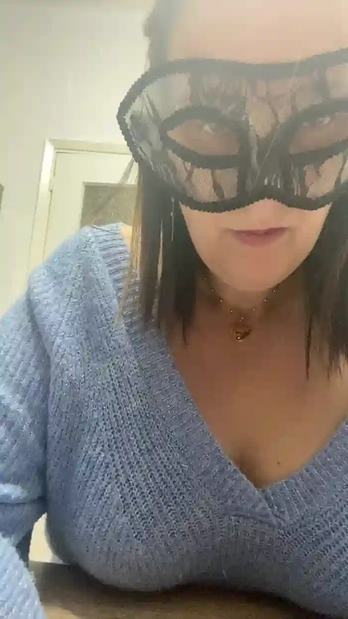 2025/10/20/cam4-clarissabsx-12-57-33