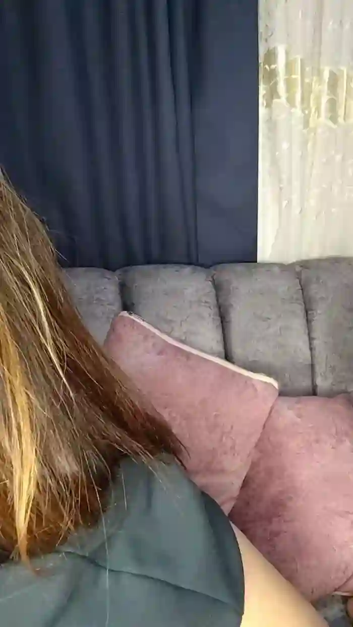 2025/10/20/cam4-aliz21-23-47-49