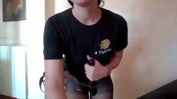 2025/10/23/cam4-sexjeux-13-41-30