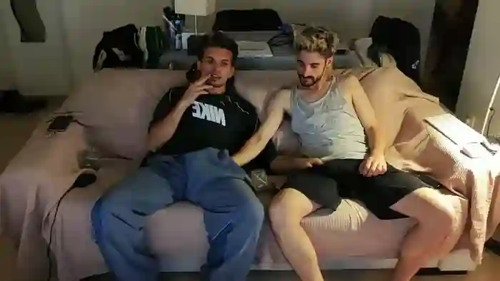 2025/10/24/cam4-guilleyleo-23-32-26