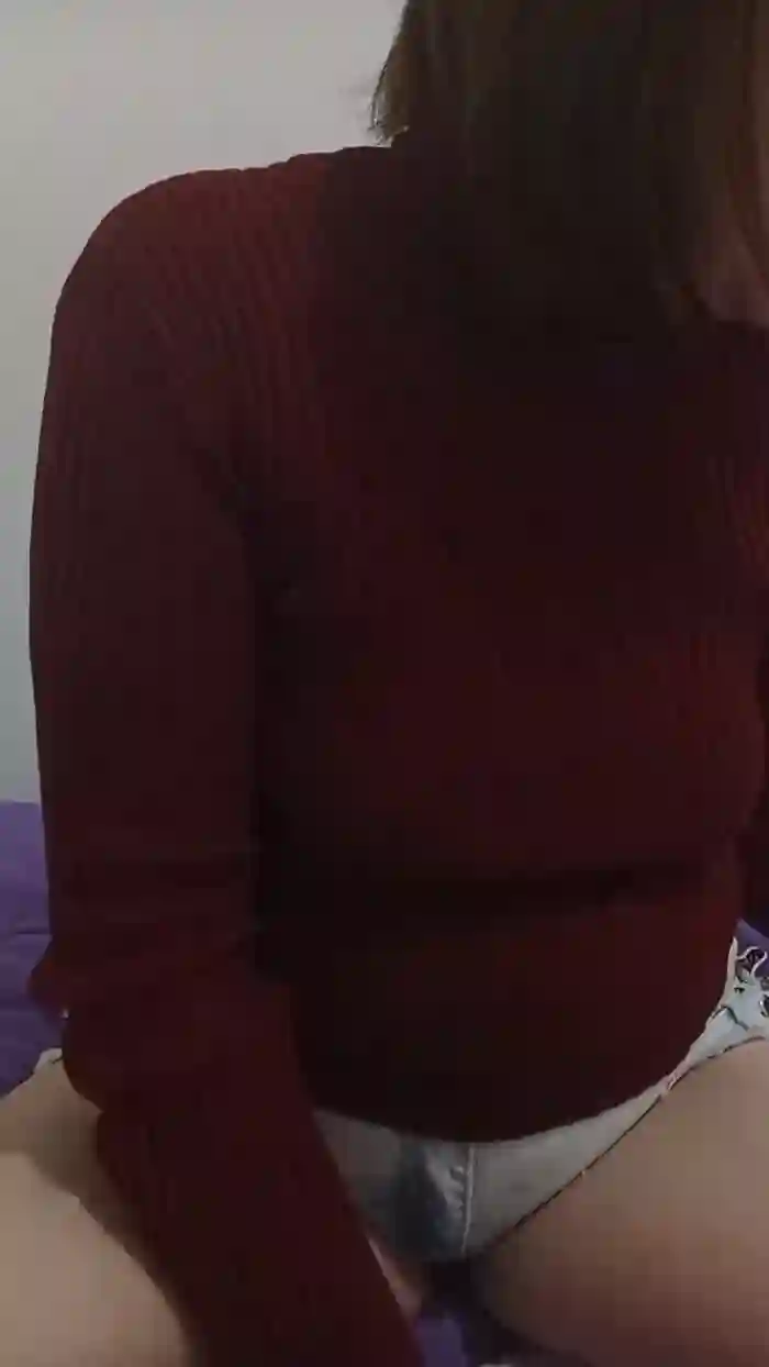 2025/10/24/cam4-crissemfrescura-00-57-05
