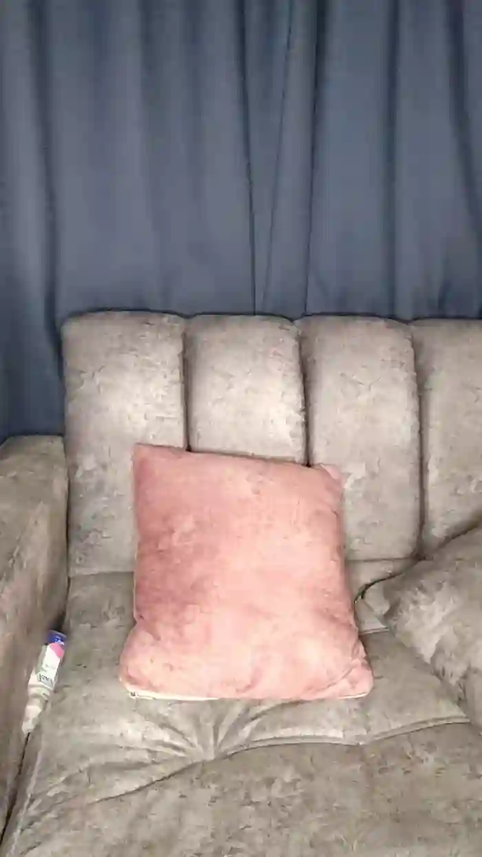 2025/10/25/cam4-aliz21-22-37-54