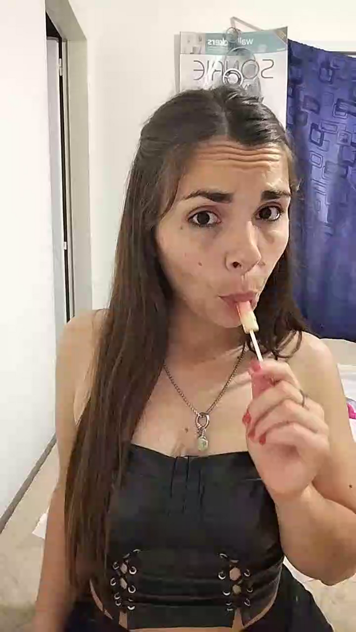 Desiree025
