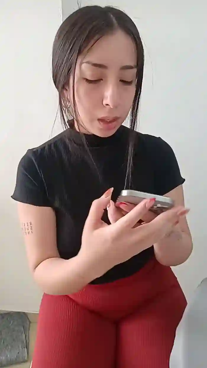 2025/10/27/cam4-lina_soler69-18-13-04