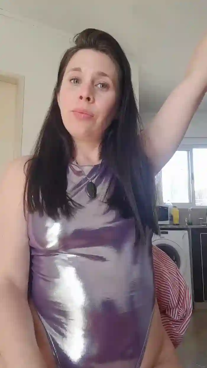 2025/10/28/cam4-lilithescorpio-18-17-31