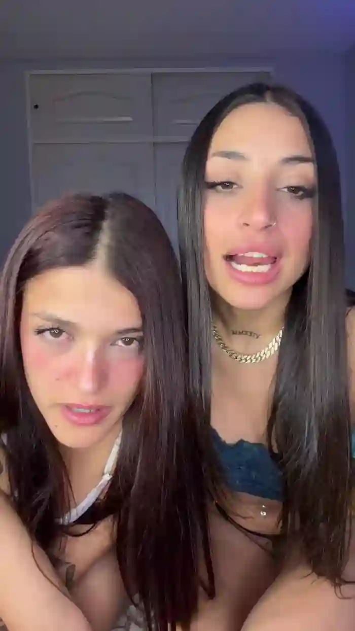 2025/10/28/cam4-sophiagv22-09-04-39