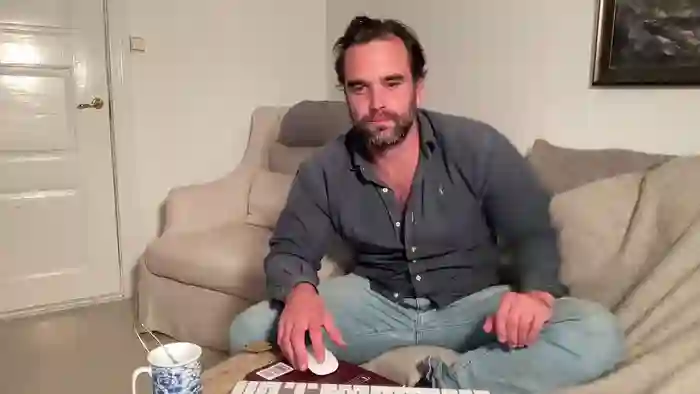 2025/10/28/cam4-hotsculptor-18-50-20