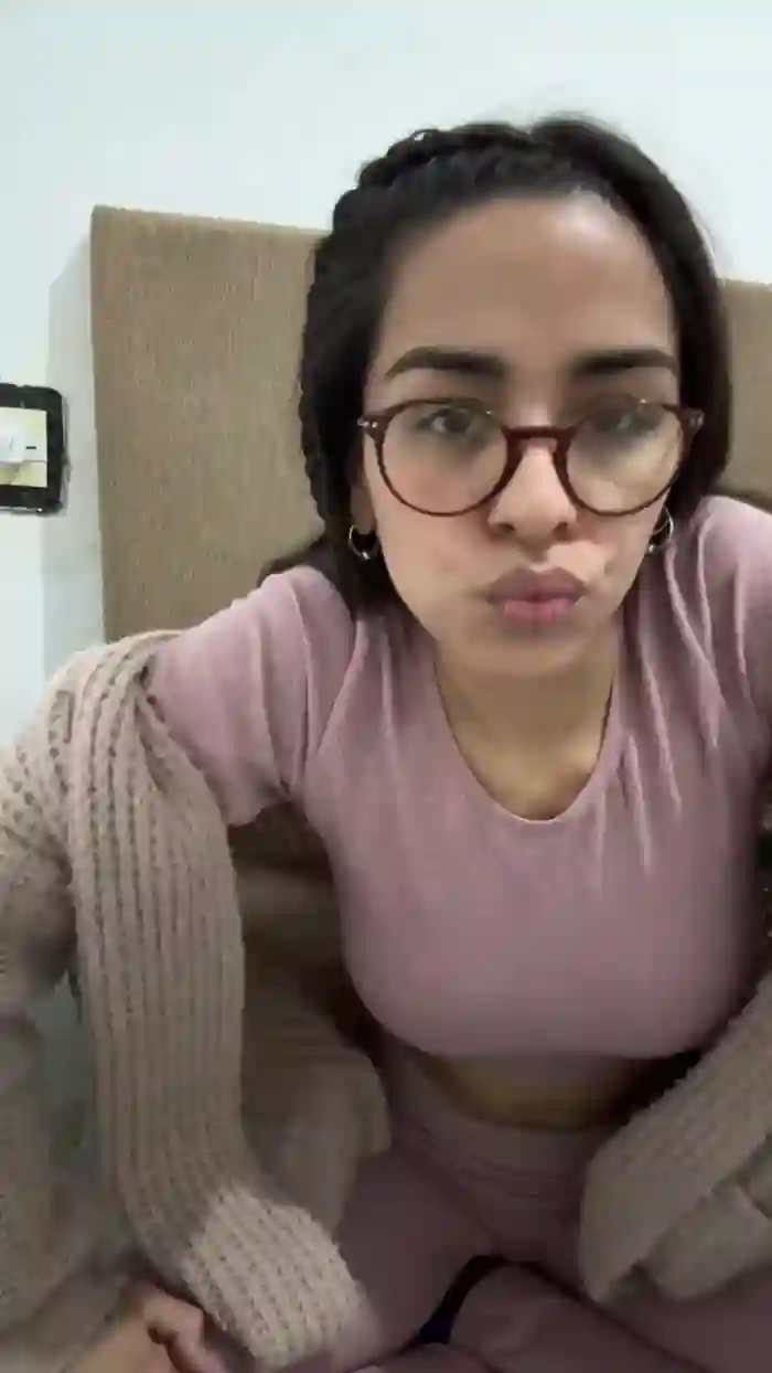 2025/10/29/cam4-morenita_gtv-03-26-20