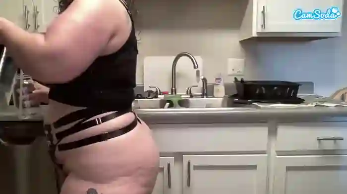 2025/10/11/camsoda-adrianeblake-23-36-24