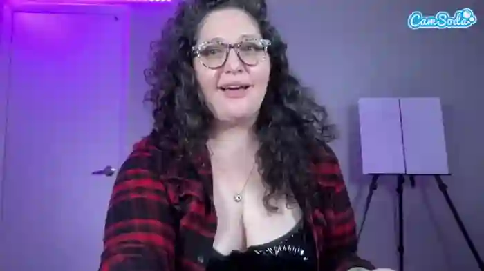 2025/10/14/camsoda-adrianeblake-07-11-30