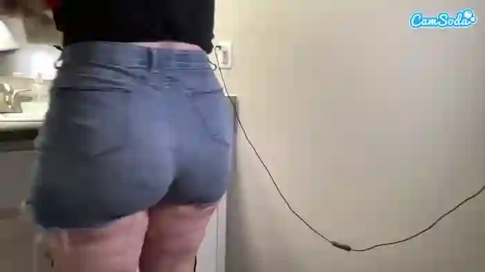 2025/10/16/camsoda-adrianeblake-23-27-59