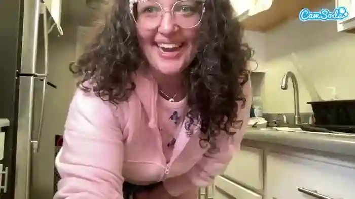 2025/10/19/camsoda-adrianeblake-21-09-22