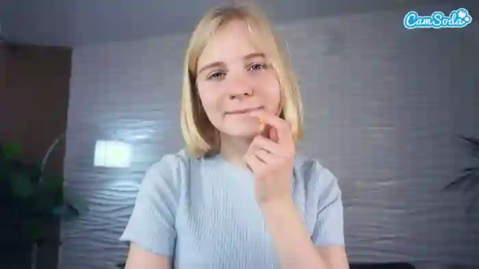 2025/10/24/camsoda-lilianbalsam-06-20-10