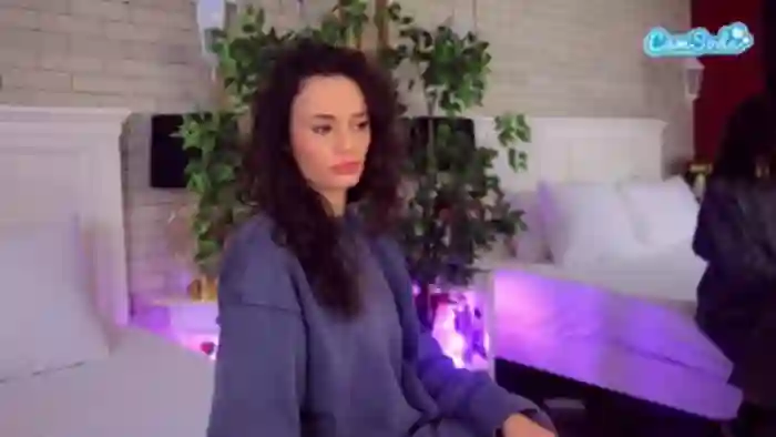 2025/10/26/camsoda-1carlawhite-04-24-26