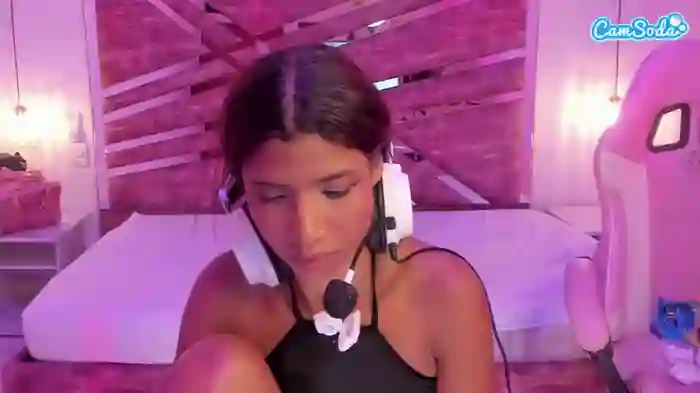 2025/10/26/camsoda-sofirey-16-35-40