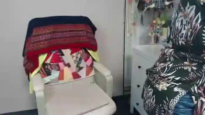 2025/10/23/cams-adeleemodel-06-37-52