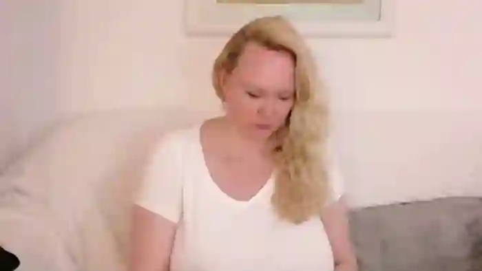 2025/10/28/cams-barbarasky-18-06-10