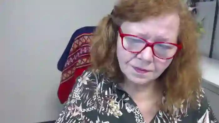 2025/10/29/cams-adeleemodel-04-42-34