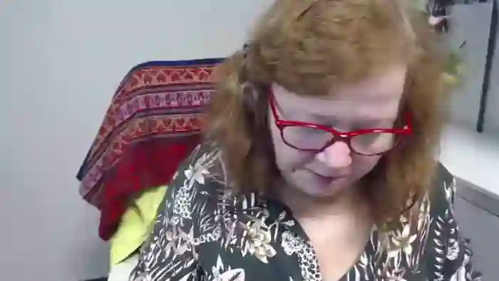 2025/10/29/cams-adeleemodel-06-15-45