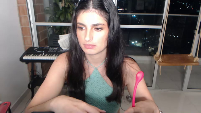 hollyshit_