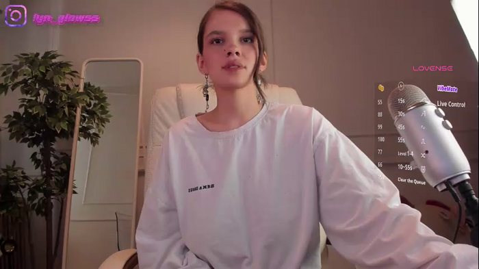 adalyn_glow