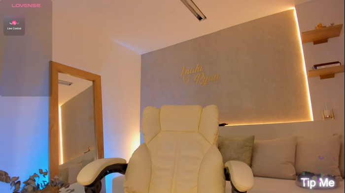 anahi_ryan