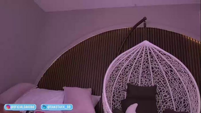 dakota_leex