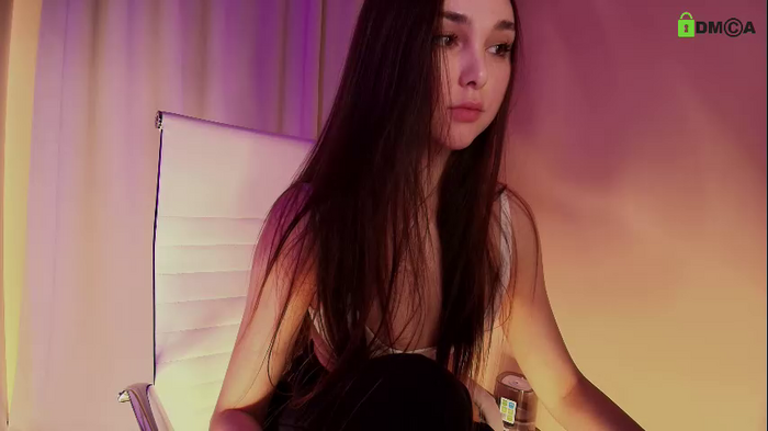 hollyextra