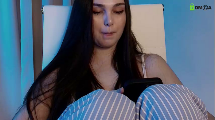 hollyextra