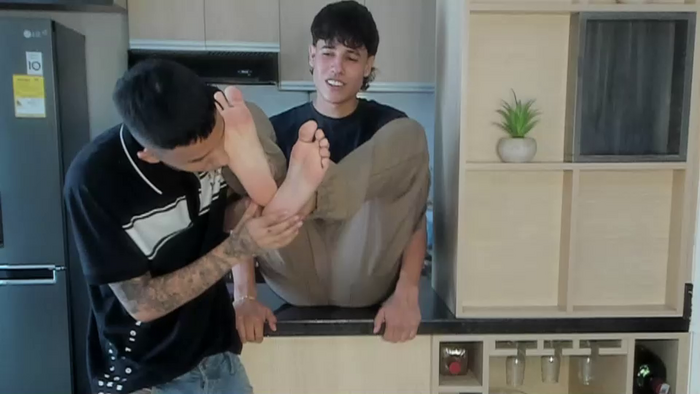 voyeurism_guys
