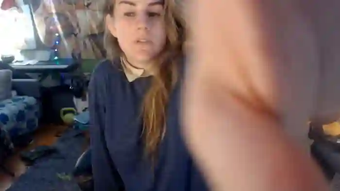 2025/05/22/chaturbate-katiecutie_5-05-57-42