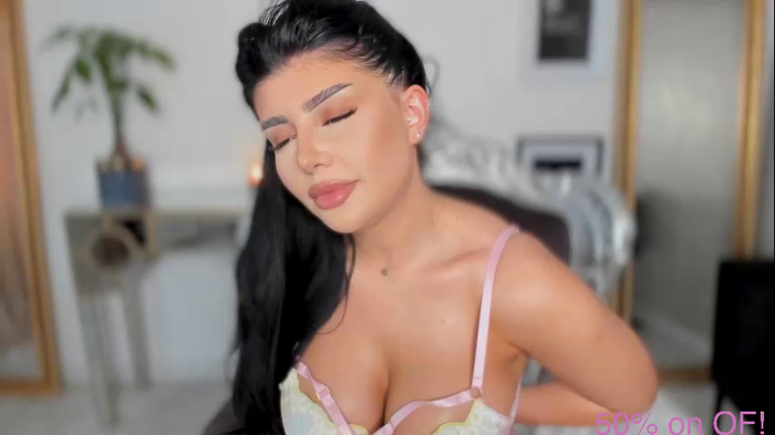 moniqueeass
