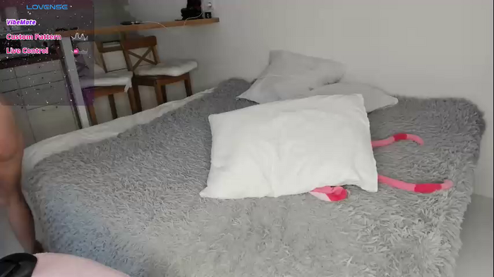 lili_and_niki