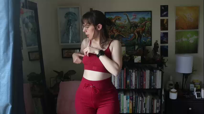 ellynaomi